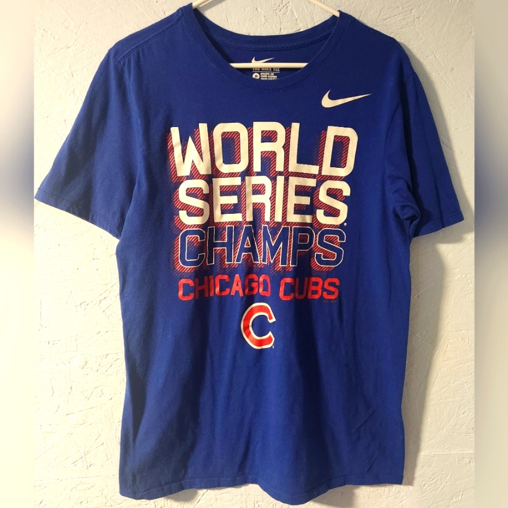 Nike Chicago Cubs 2016 World Series Champs Short-Sleeve Tee - Men's Medium